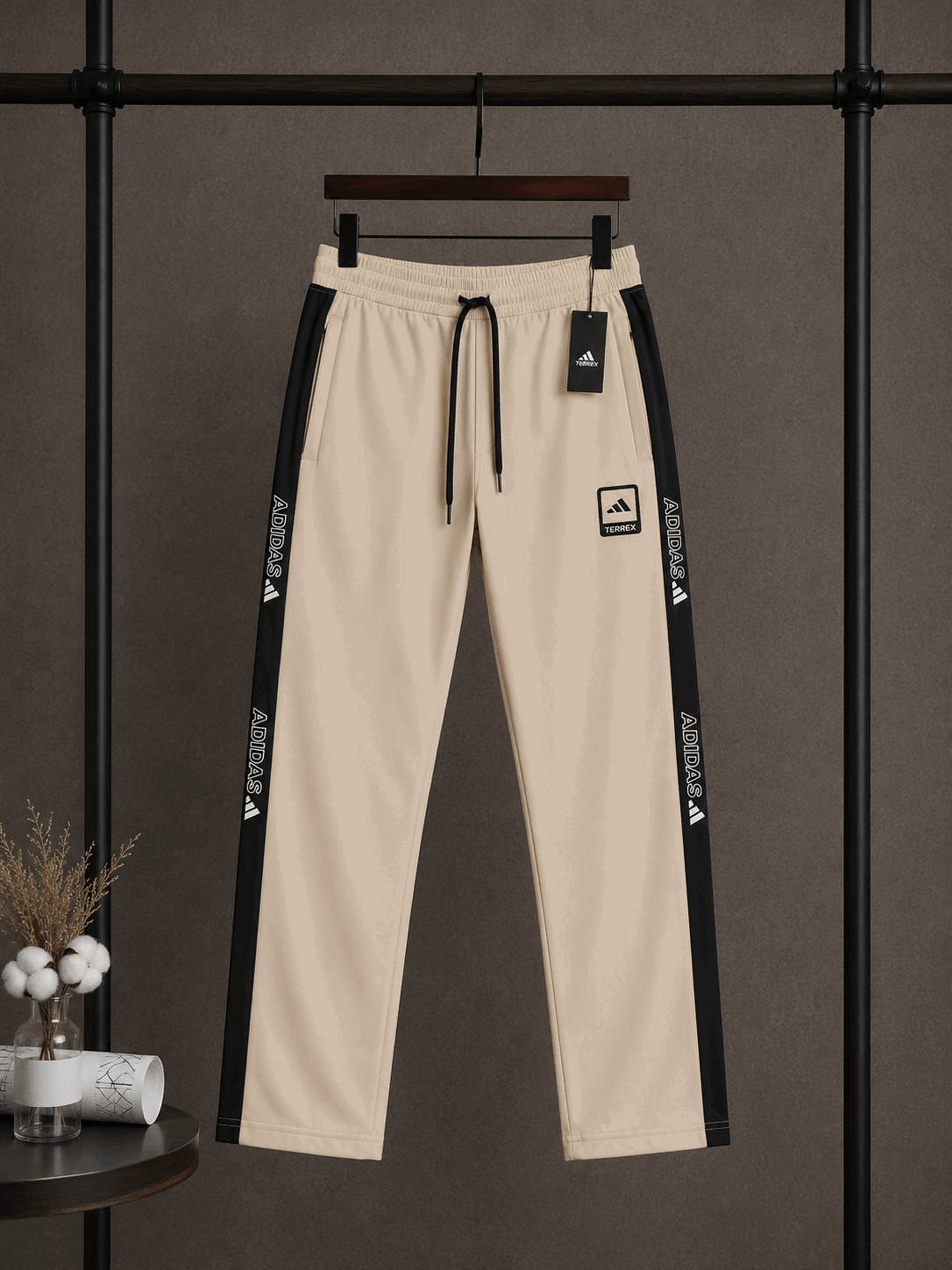 Men's Multi-Pocket Fleece Trail Pants Beige